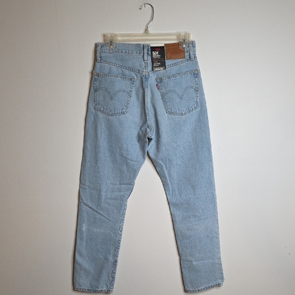 Levi's 501 Original Classic Light Blue Jeans Cropped 27x28 NEW with Tags!! - Picture 4 of 8